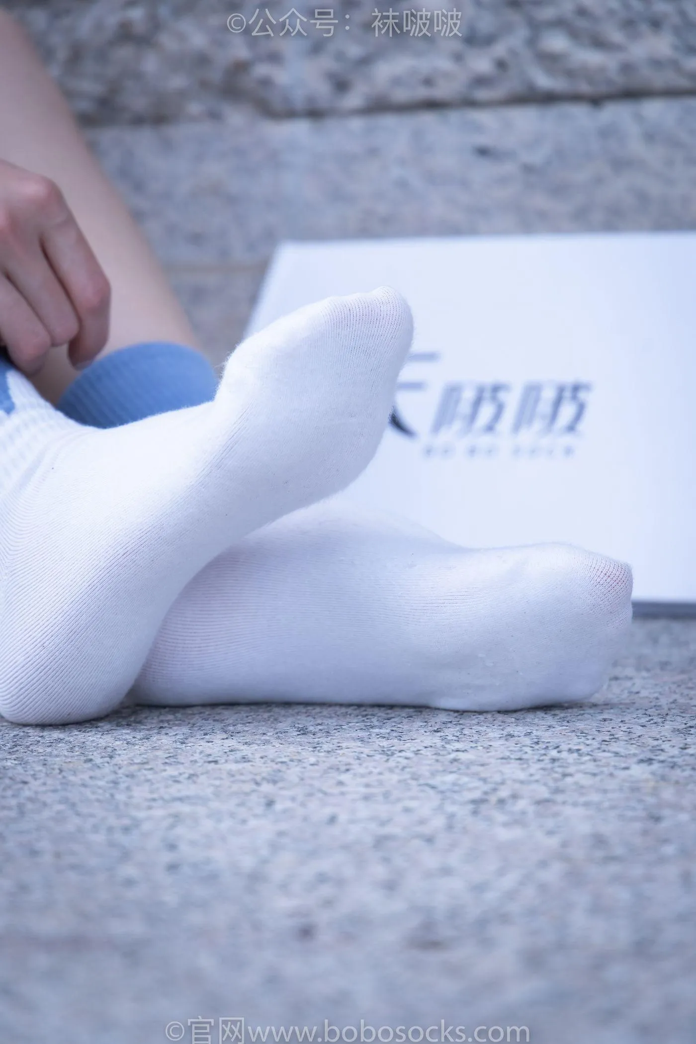 [BoBoSocks袜啵啵]NO.028 小米-运动鞋、白棉袜、裸足 [133P]插图9